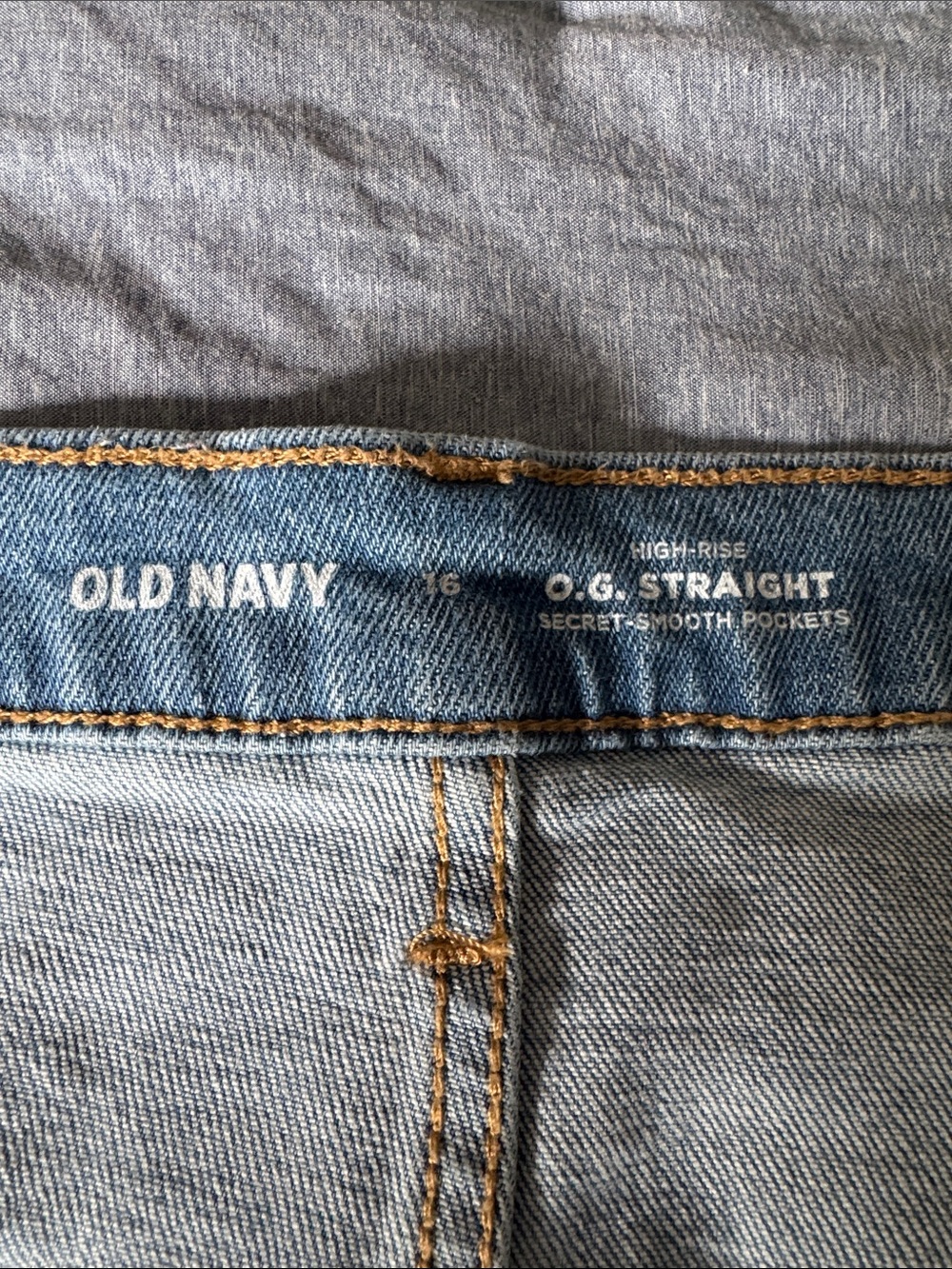 Old Navy Men's Light Blue Straight Jeans - Picture 2 of 4